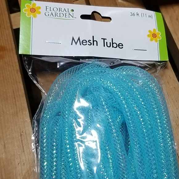 Set of 2 Mesh Tube Bow Wreath Making Crafts - Picture 2 of 4